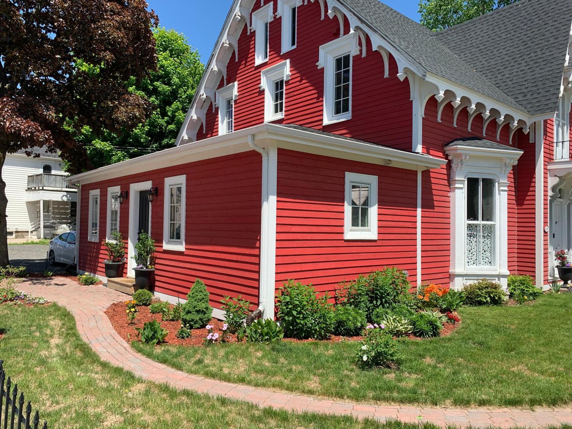 The Red House Fredericton Bed & Breakfast Bagian luar foto