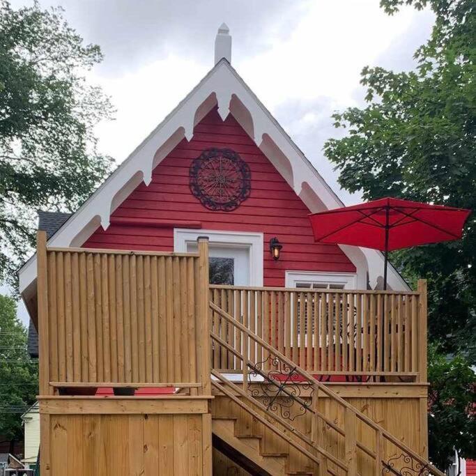 The Red House Fredericton Bed & Breakfast Bagian luar foto