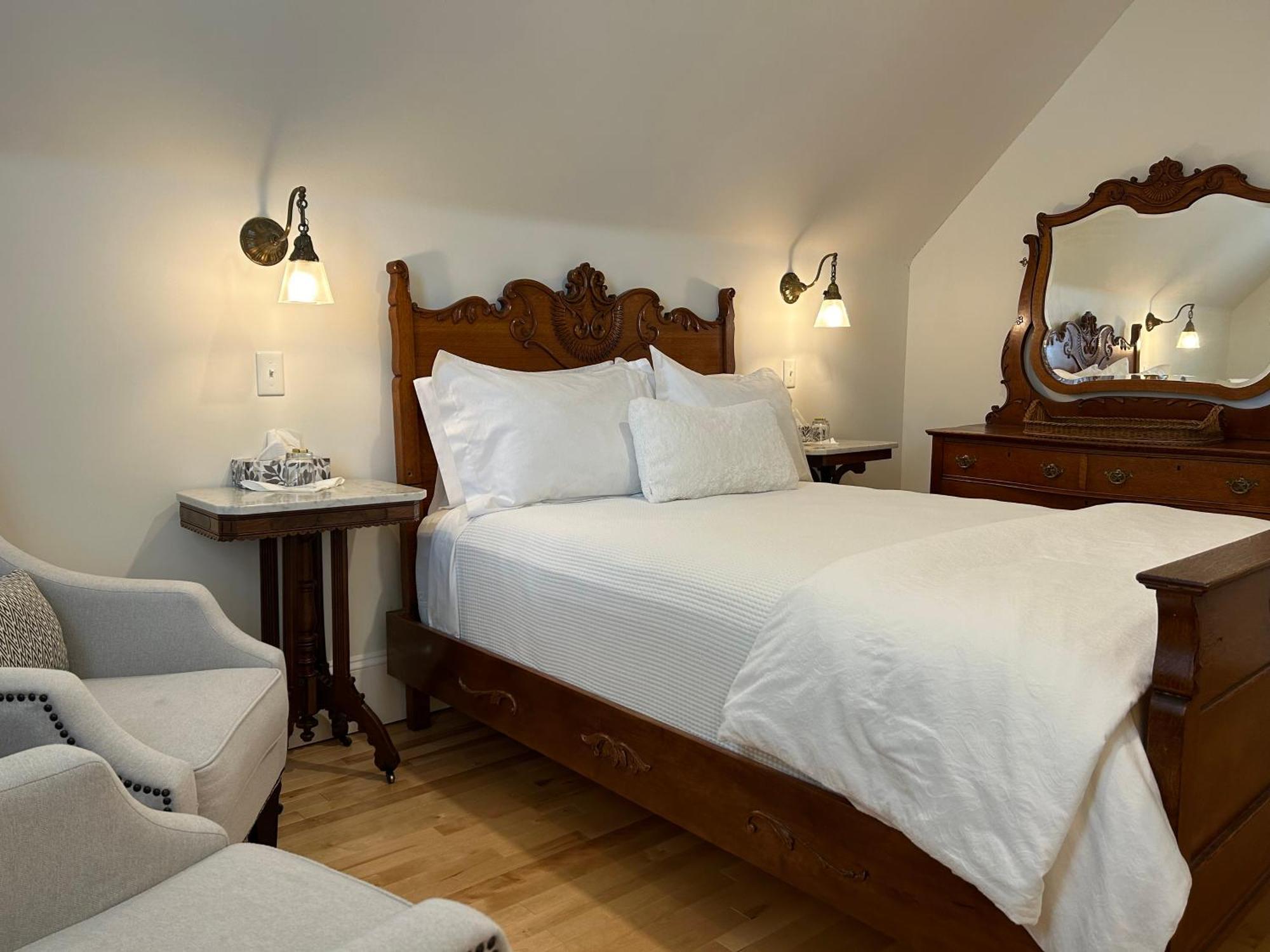 The Red House Fredericton Bed & Breakfast Bagian luar foto